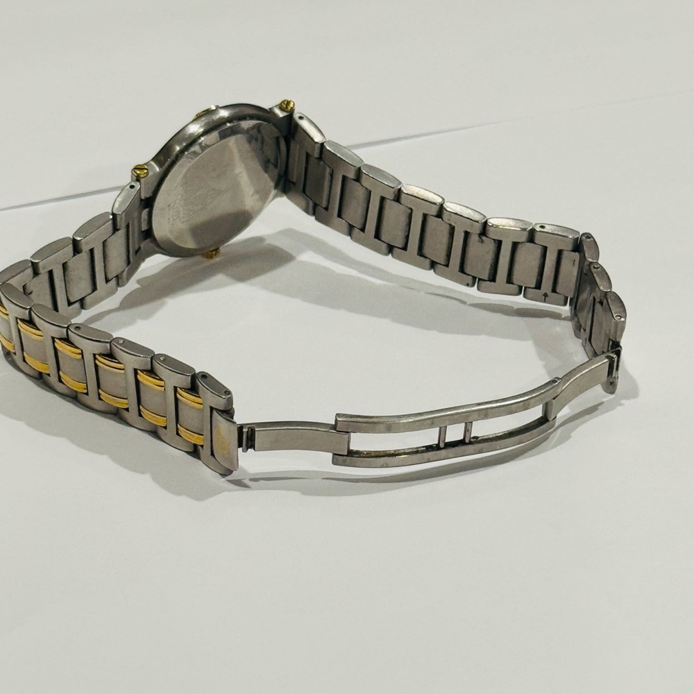 Vintage Gucci Two-Tone Watch New Battery - Picture 10 of 12